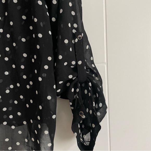 3/$25 Garage Dot Blouse - Picture 5 of 6